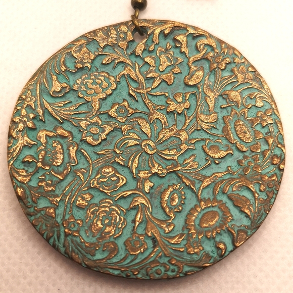 Handmade carved copper earrings - Picture 3 of 4